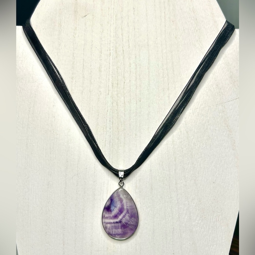 NWOT Amethyst Lace Agate Ribbon Necklace - Picture 3 of 7